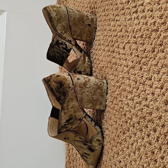 Cabi Women's Green Courts NWOT - Picture 4 of 8